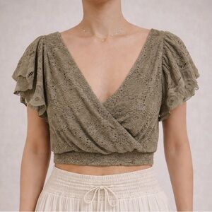 NWT Eyelet Crop Top with Flutter Sleeves 🌿